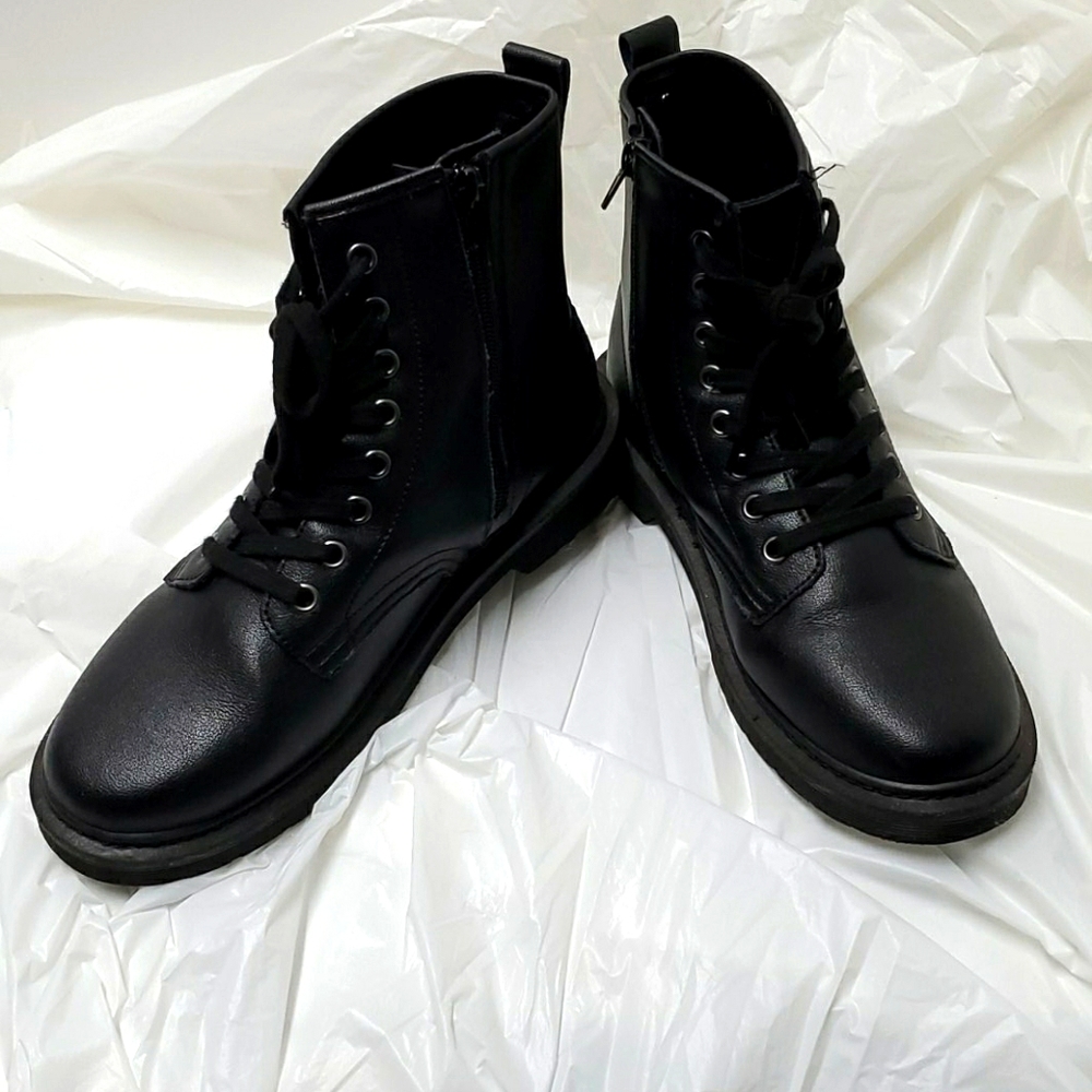 Steve Madden soft black leather combat boots
